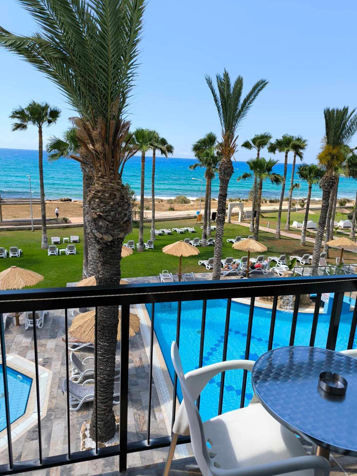 Simos Magic Beach Hotel Apts Agia Napa Exterior foto